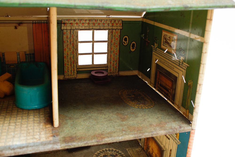 Vintage Tin Lithograph Doll House