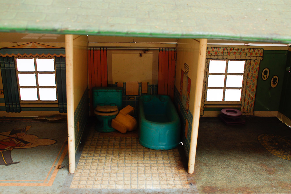 Vintage Tin Lithograph Doll House