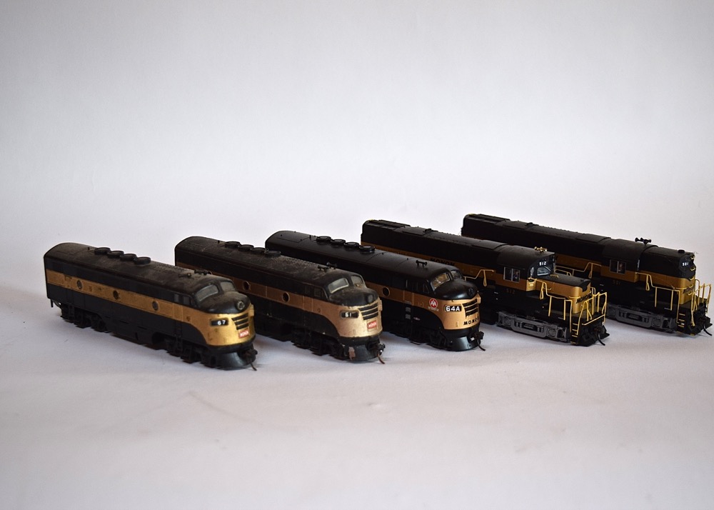 HO Scale Monon Train Car Collection