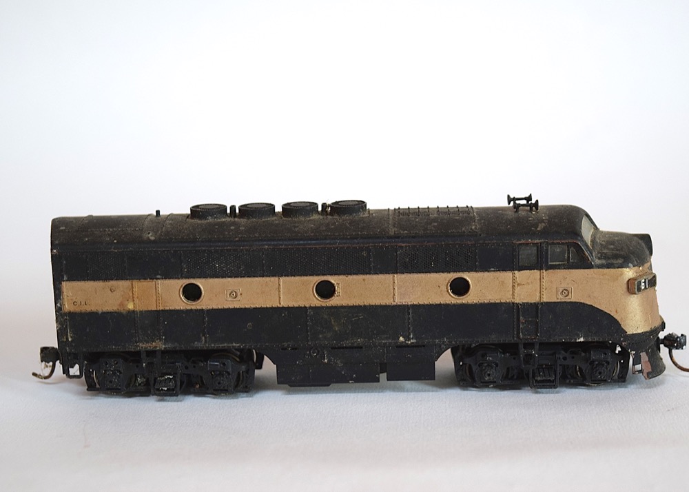HO Scale Monon Train Car Collection