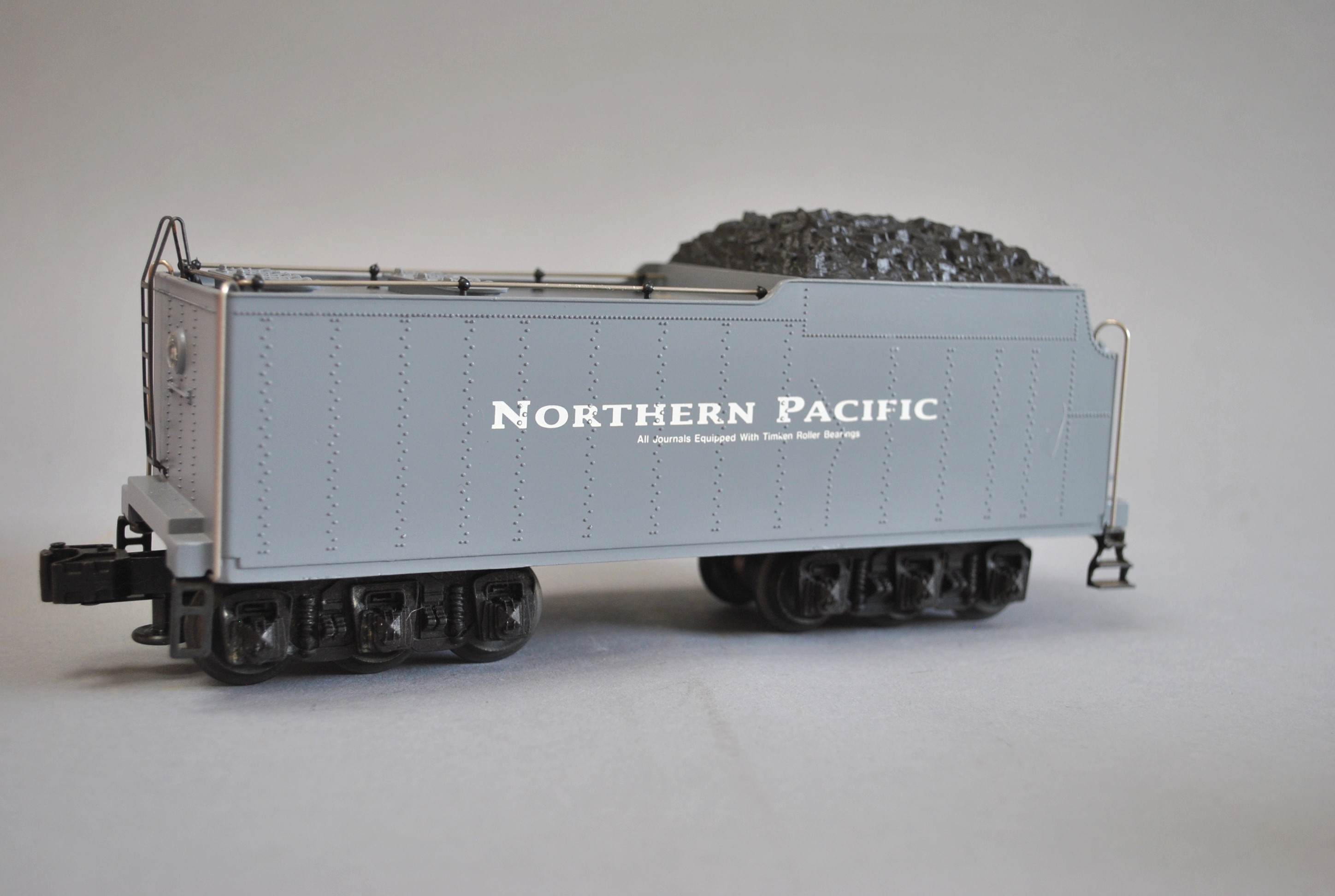Lionel Northern Pacific 4-8-4 Northern Locomotive and Tender