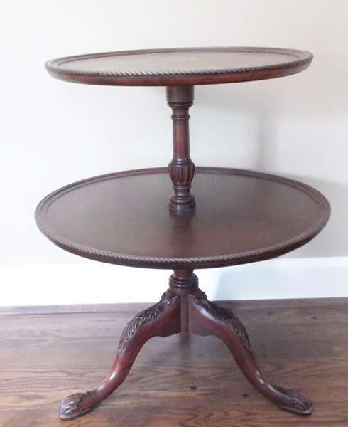 Two Tired Chippendale Style Sidetable