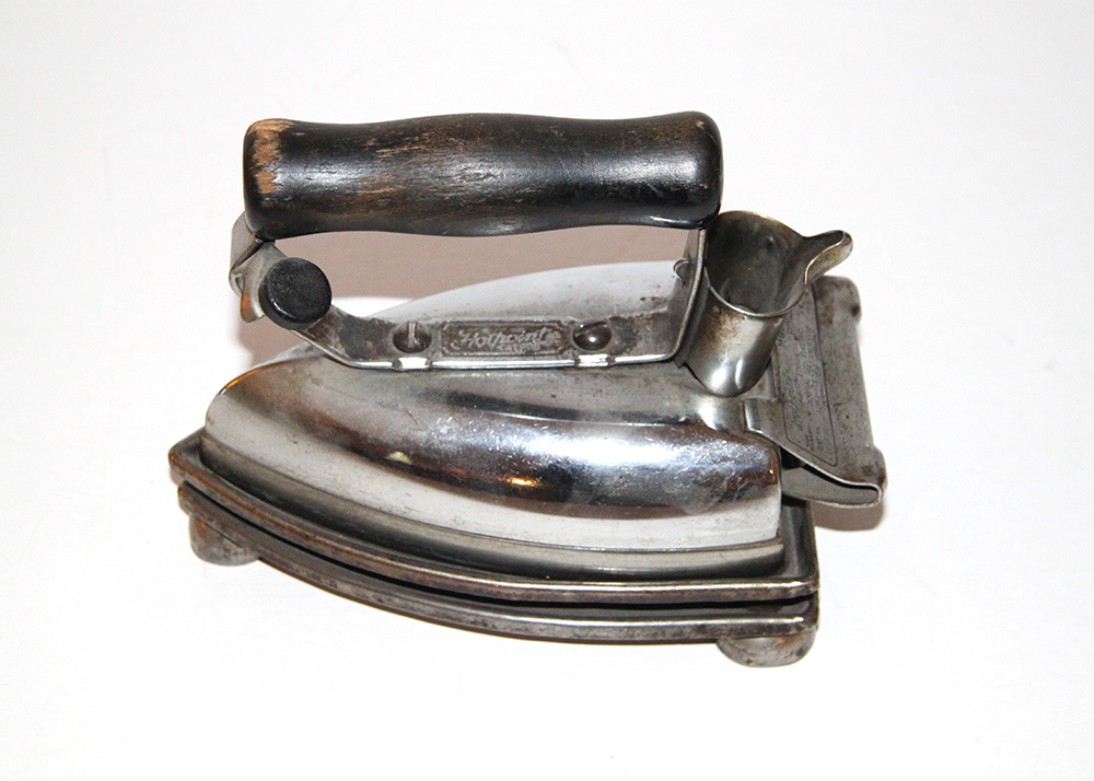 Decorative Antique Clothing Iron with Stand