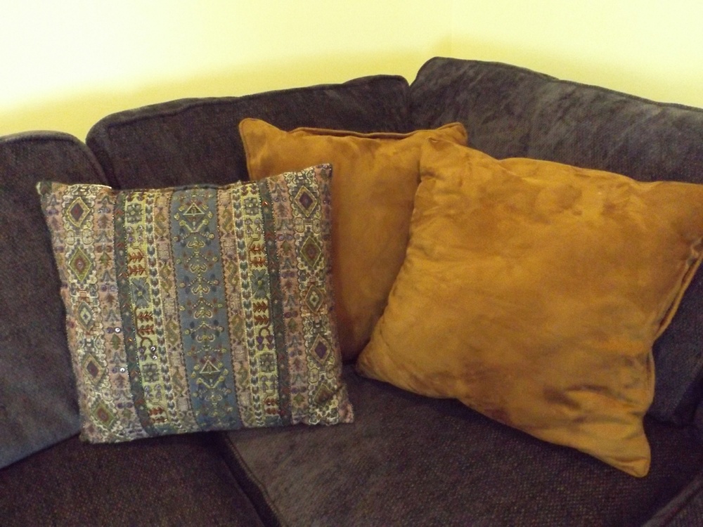 Modern Flexsteel Purple Sectional Sofa with Decorative Pillows