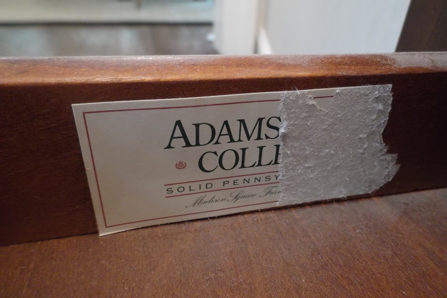 Adams County Collection Swing Leg Side Table