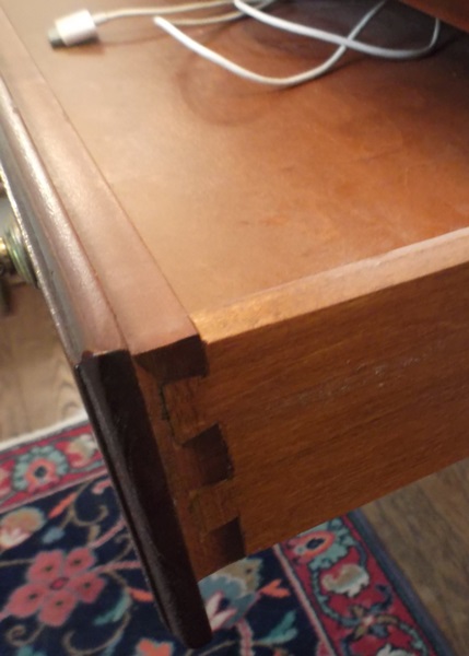 Adams County Collection Swing Leg Side Table