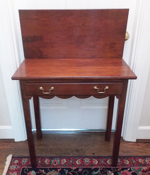 Adams County Collection Swing Leg Side Table