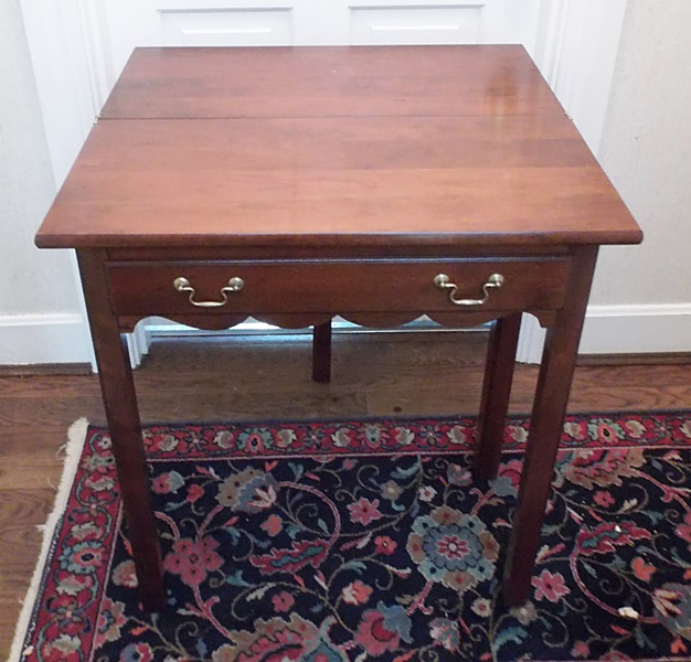 Adams County Collection Swing Leg Side Table