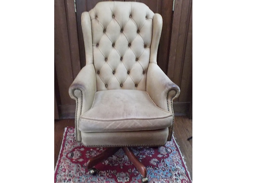 Zagaroli Golden Brown Tufted Leather Rolling Desk Chair