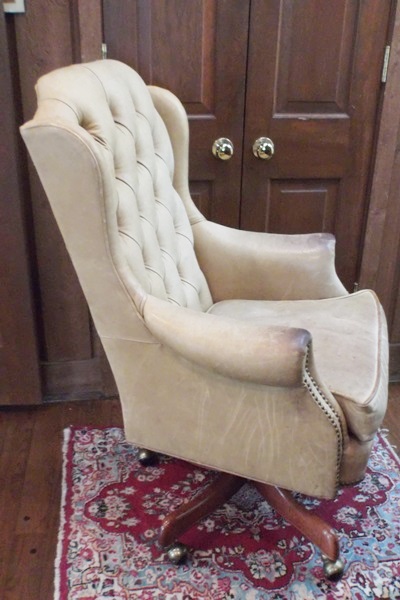 Zagaroli Golden Brown Tufted Leather Rolling Desk Chair