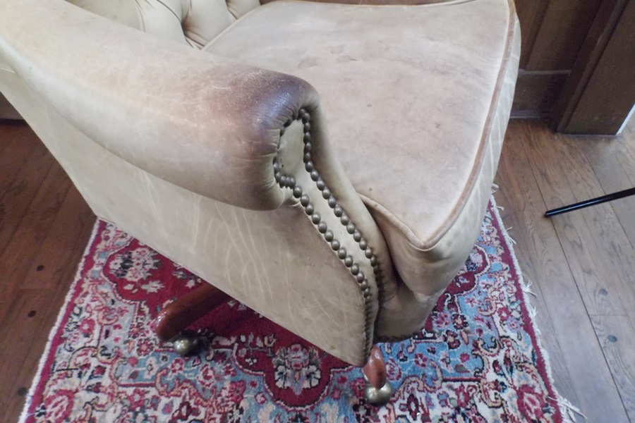 Zagaroli Golden Brown Tufted Leather Rolling Desk Chair