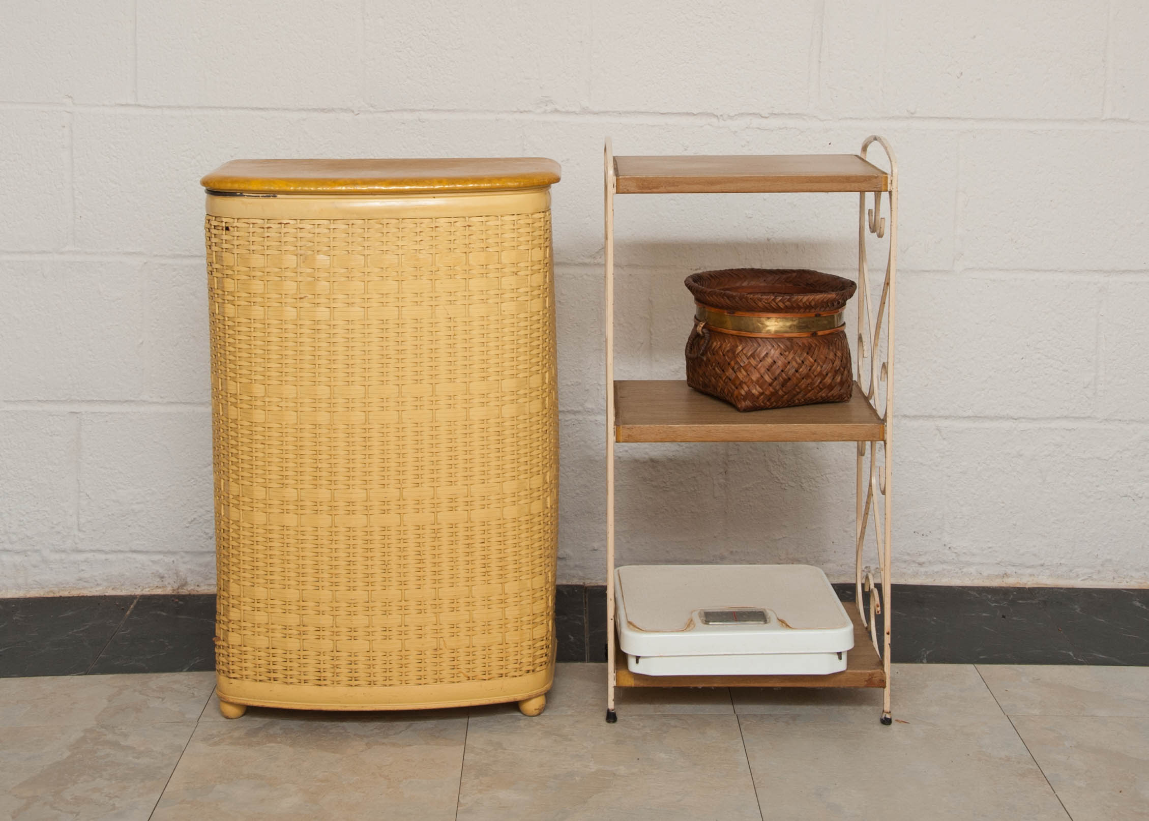 Vintage Bathroom Set