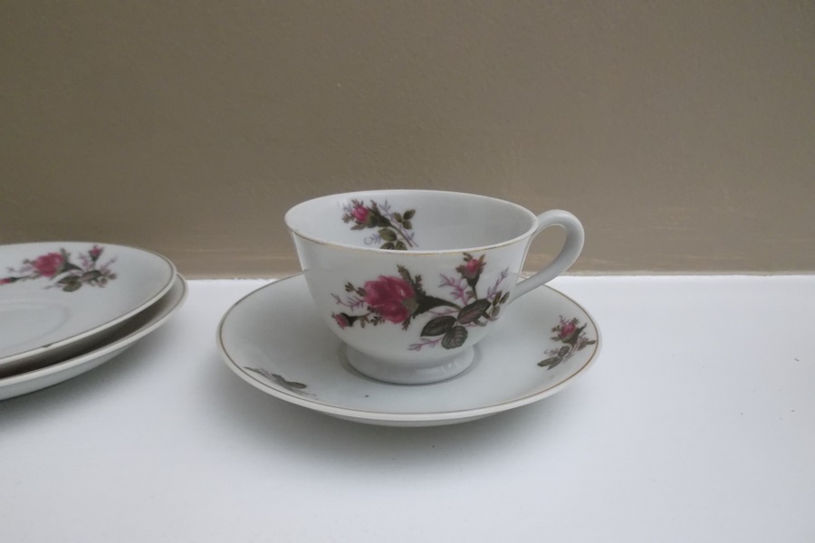 Set of Rose Motif China Tea Cups