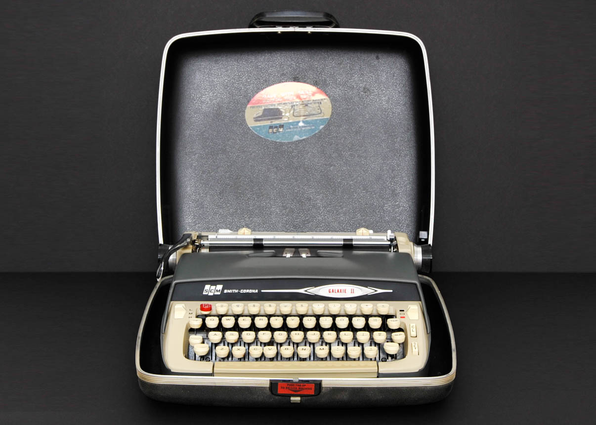 Vintage Smith-Corona Galaxic II Typewriter
