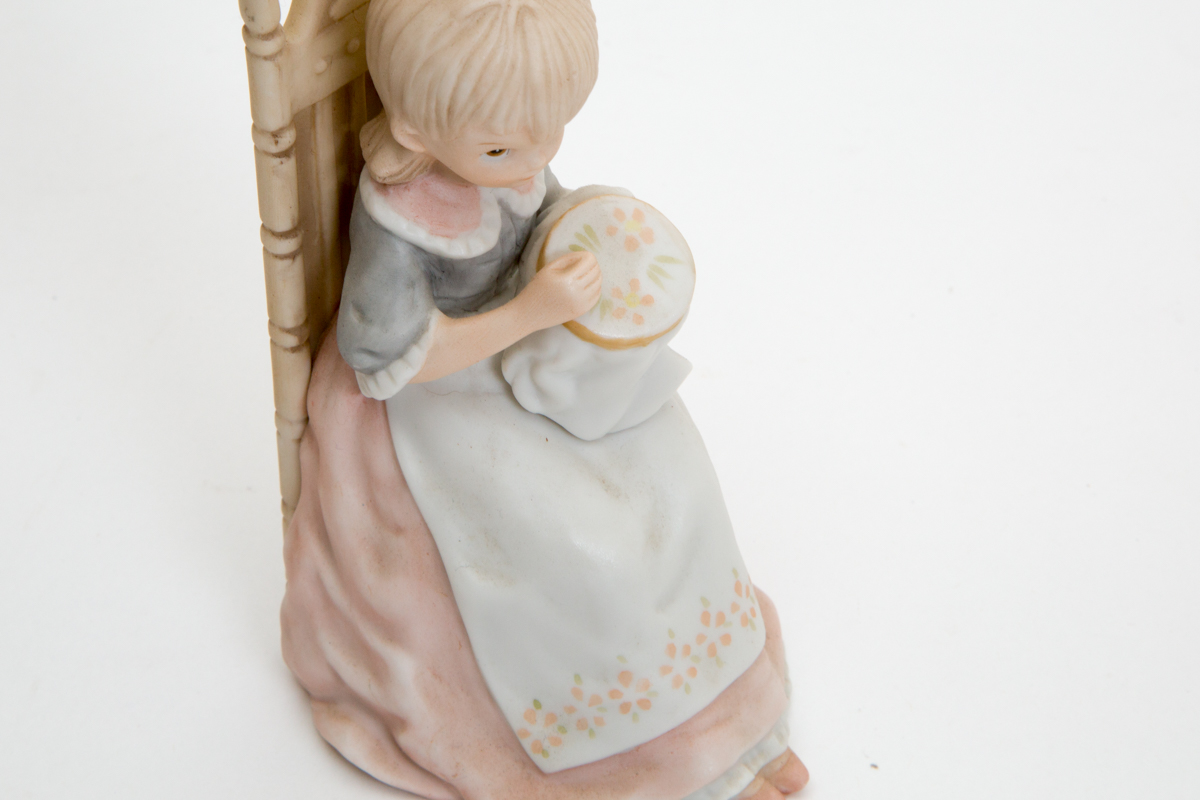 Vintage Lefton China Figurine TWL-03234