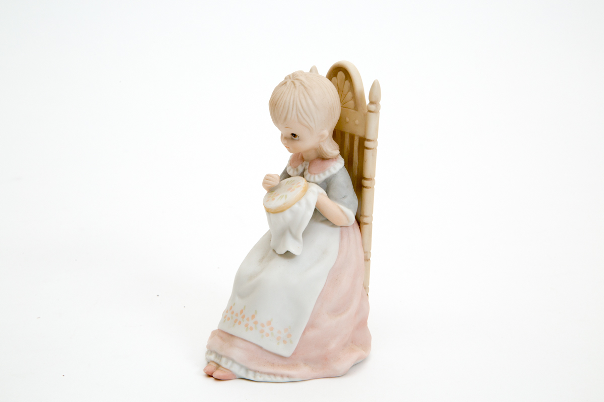 Vintage Lefton China Figurine TWL-03234