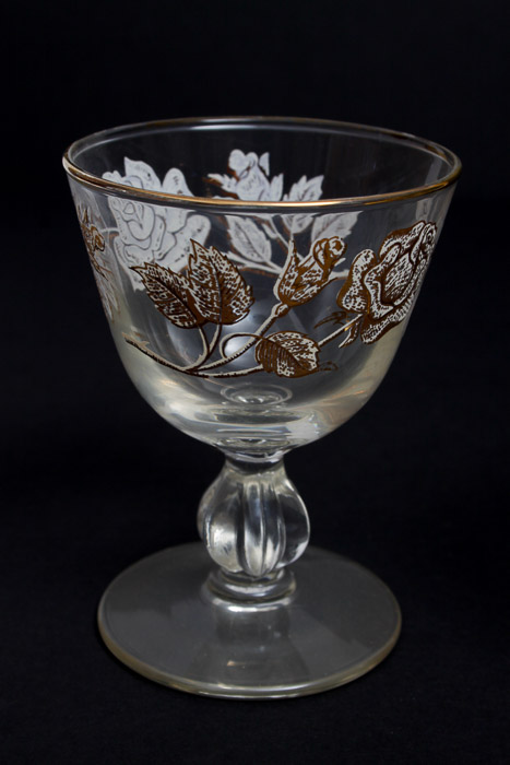 Glass Set with Two Trays