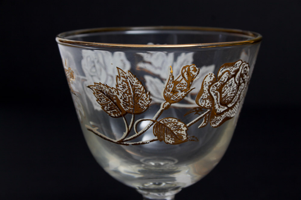 Glass Set with Two Trays