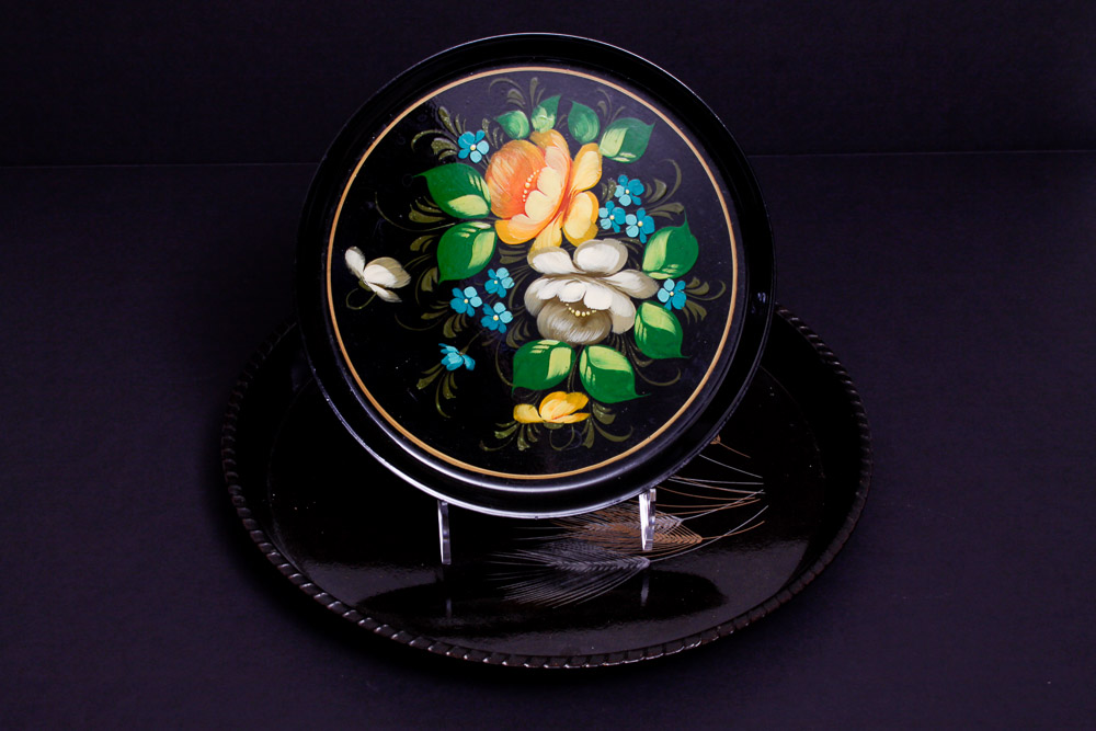 Glass Set with Two Trays