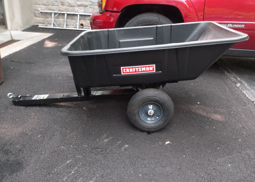Craftsman 10 Cubic Foot Poly Dump Cart