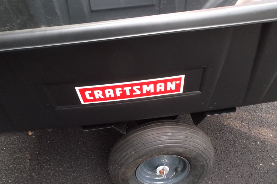 Craftsman 10 Cubic Foot Poly Dump Cart