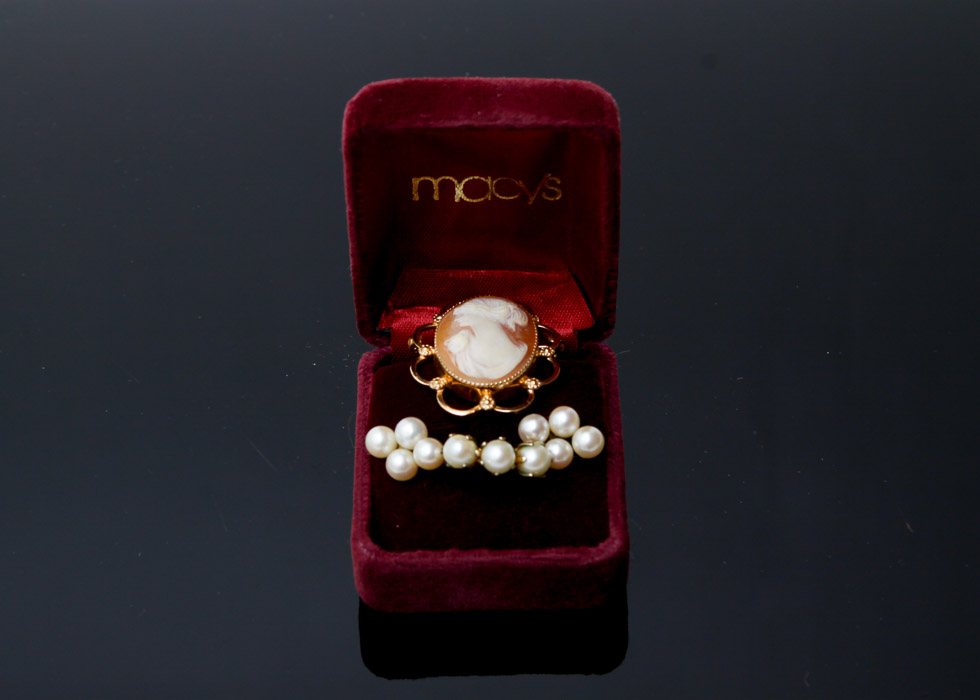 Cameo Brooch and Pearl Jewelry Set