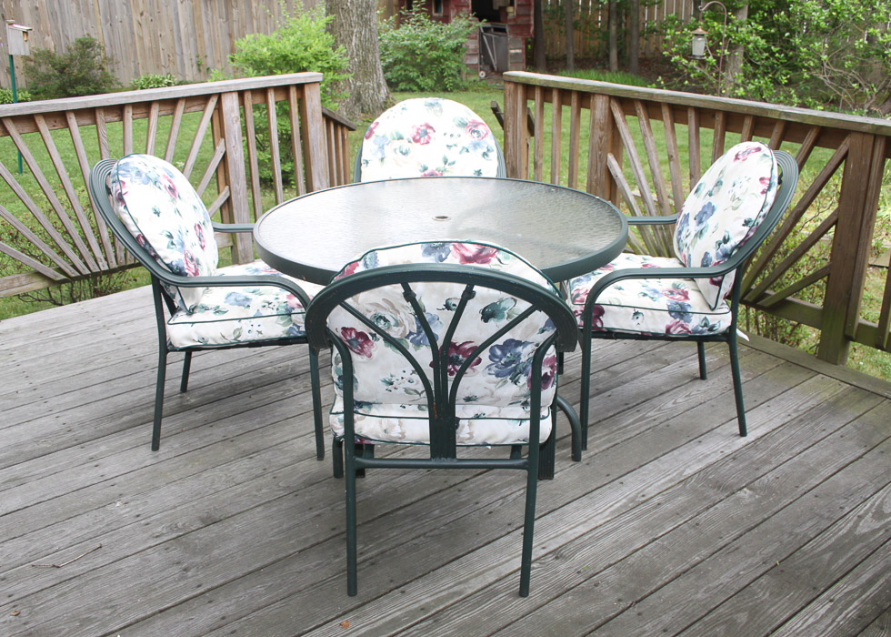 Green Metal Patio Table Set