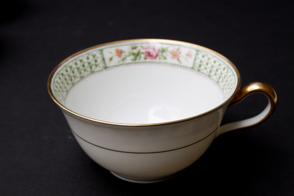 C. Ahrenfelolt Limages France Depose China