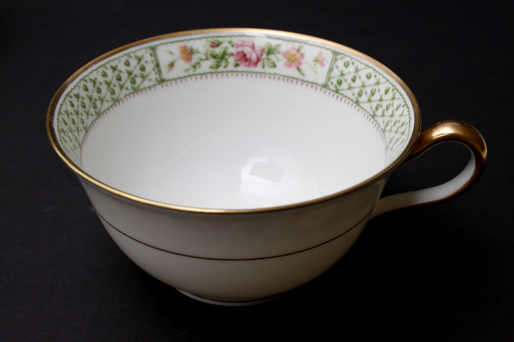 C. Ahrenfelolt Limages France Depose China