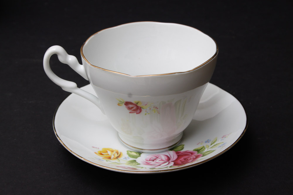 Cat Teapot and a Teacup Collection