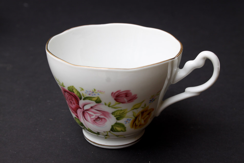 Cat Teapot and a Teacup Collection