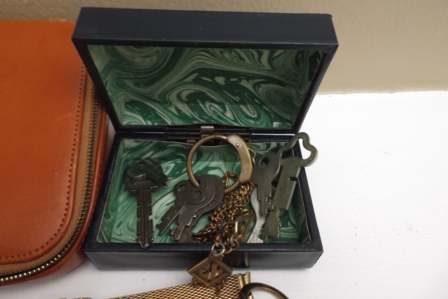 Collection of Men's Trinkets