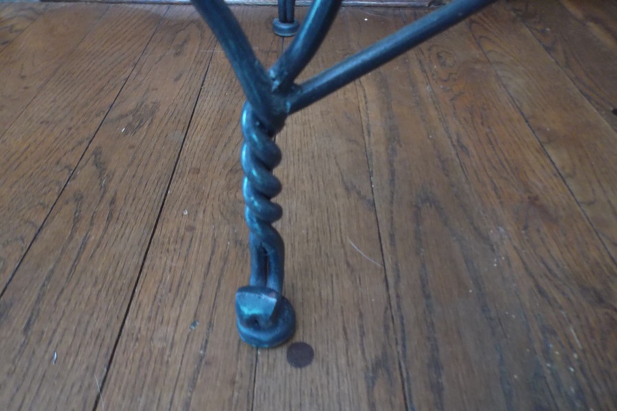 Bent Wire Plant Stand