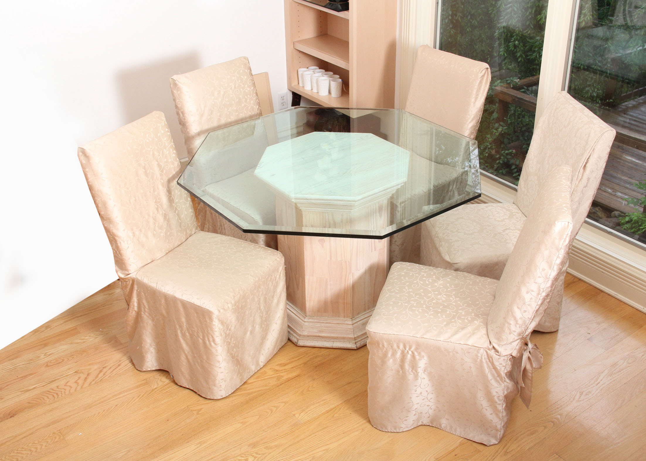 Glass Top Pedestal Table