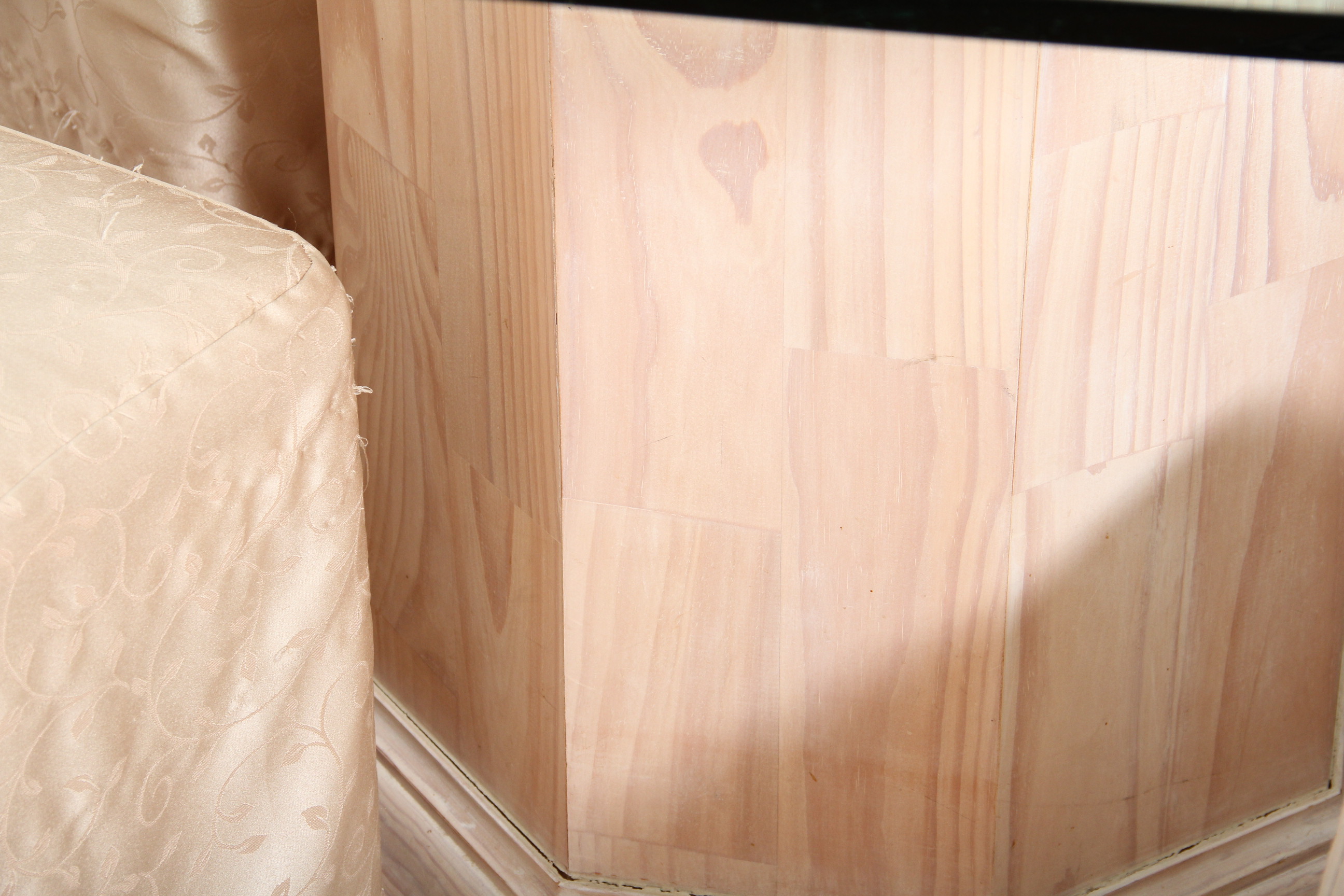 Glass Top Pedestal Table