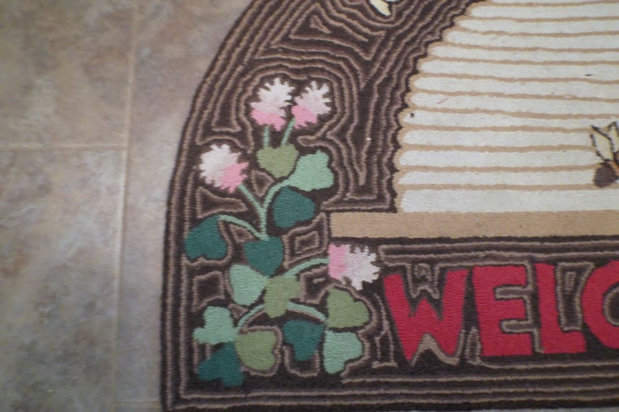 Orvis 100% Cotton Hand Hooked Beehive Area Rug Welcome Mat