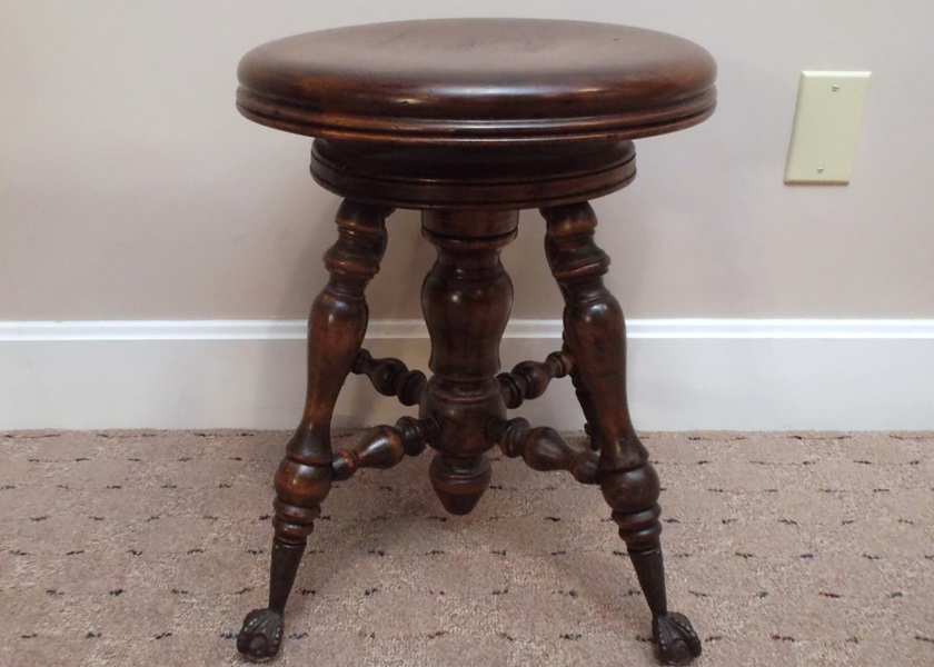 Victorian Claw and Ball Telescoping Piano Seat