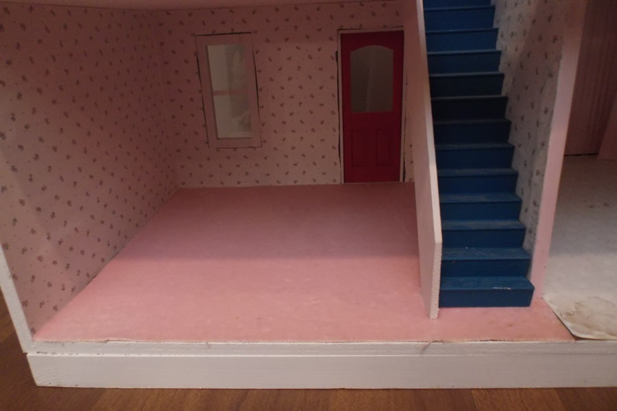Custom Made Do-it-yourself Doll House