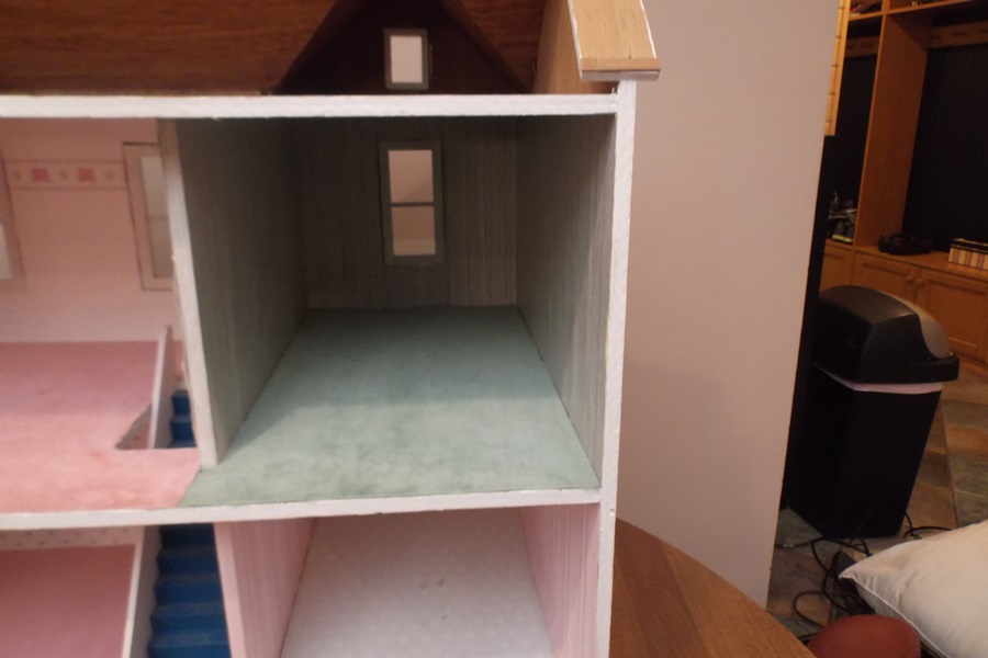 Custom Made Do-it-yourself Doll House