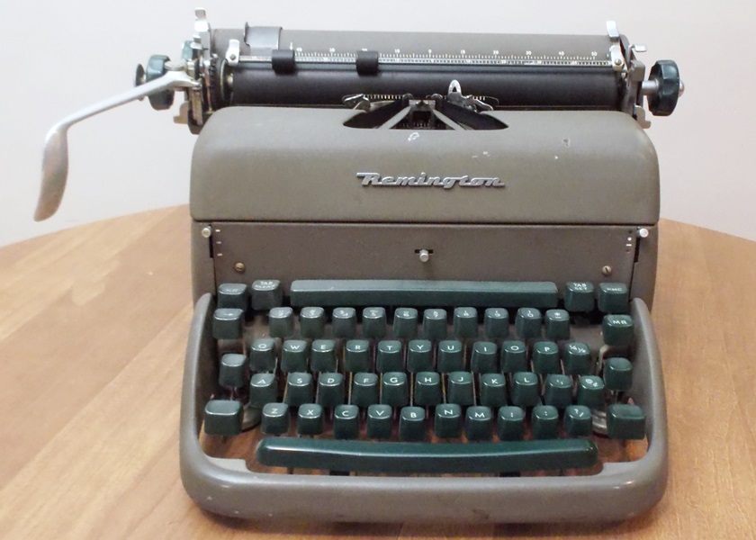 1950's Remington Manual Typewriter