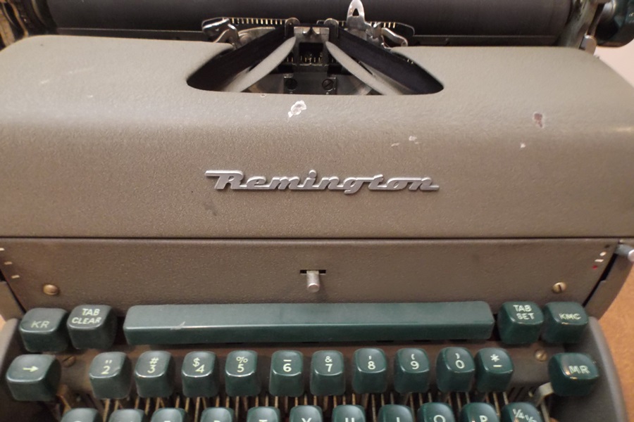 1950's Remington Manual Typewriter