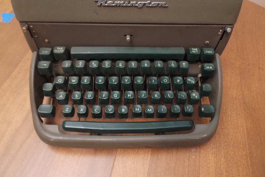 1950's Remington Manual Typewriter