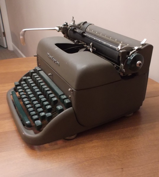 1950's Remington Manual Typewriter