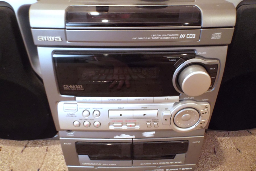 Aiwa Compact Disc Stereo System Model CX-NA303U