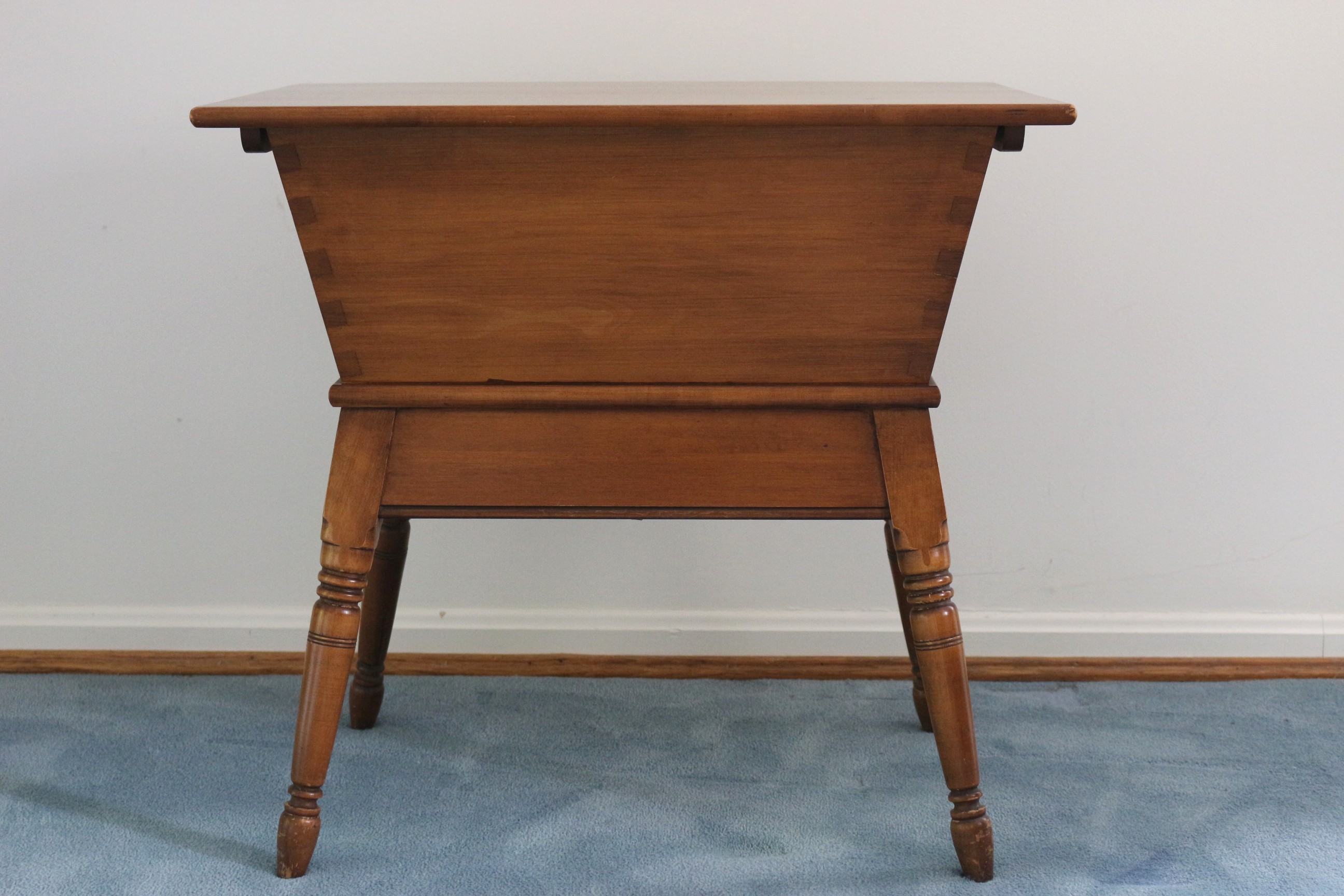 Willett Solid Maple 'Brownleigh' End Table
