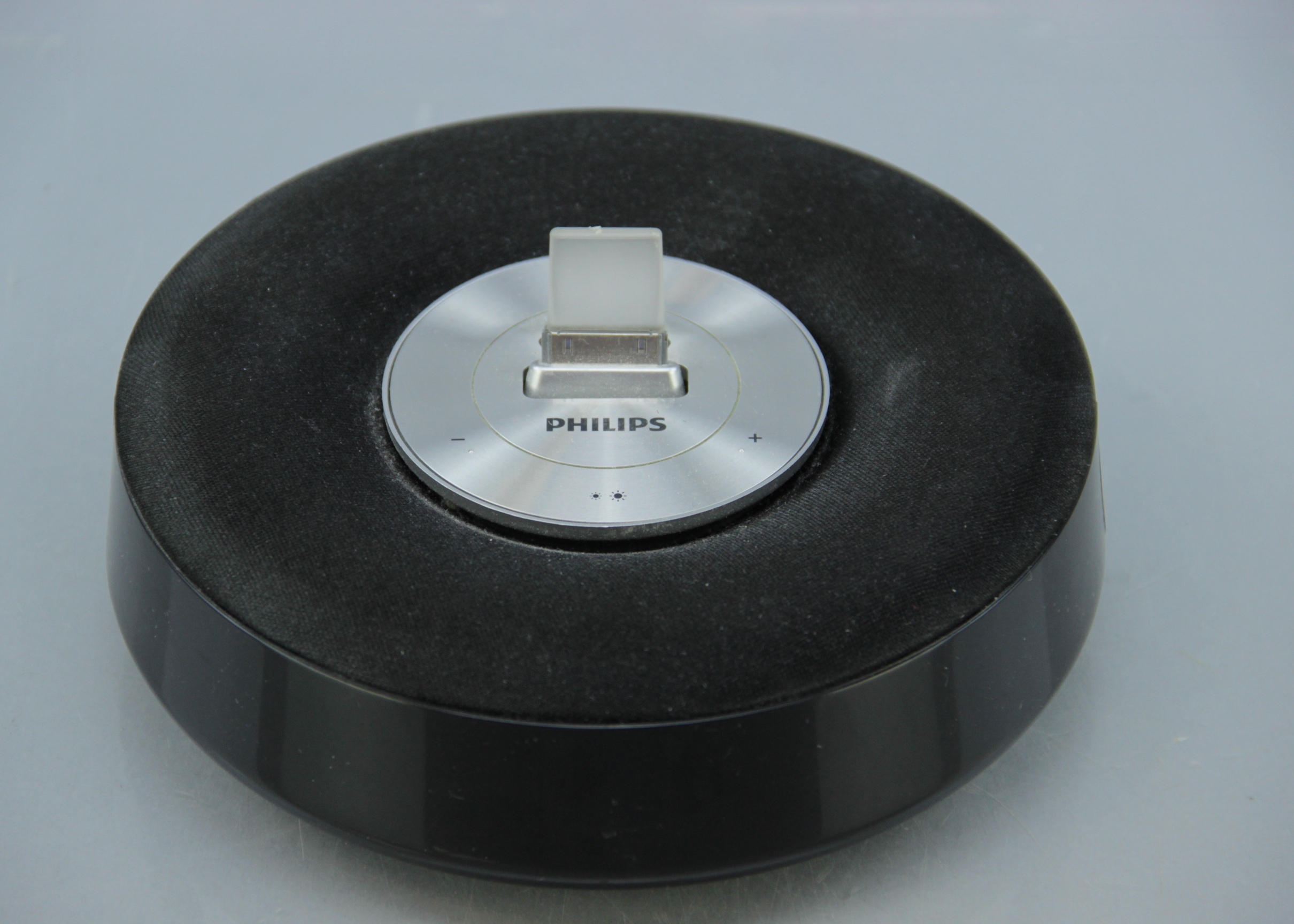 Philips Fidelio iPod/iPhone Speaker Dock