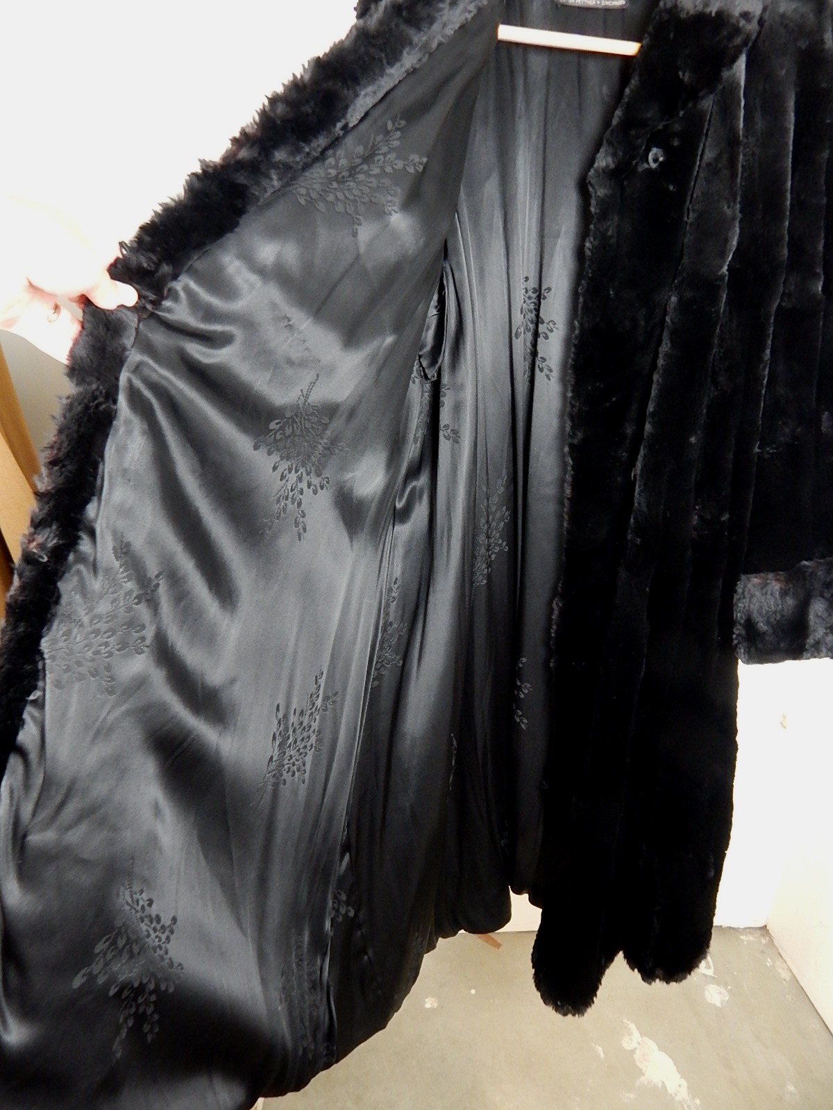 Lady's 1940's Vintage Black Seal Fur Coat