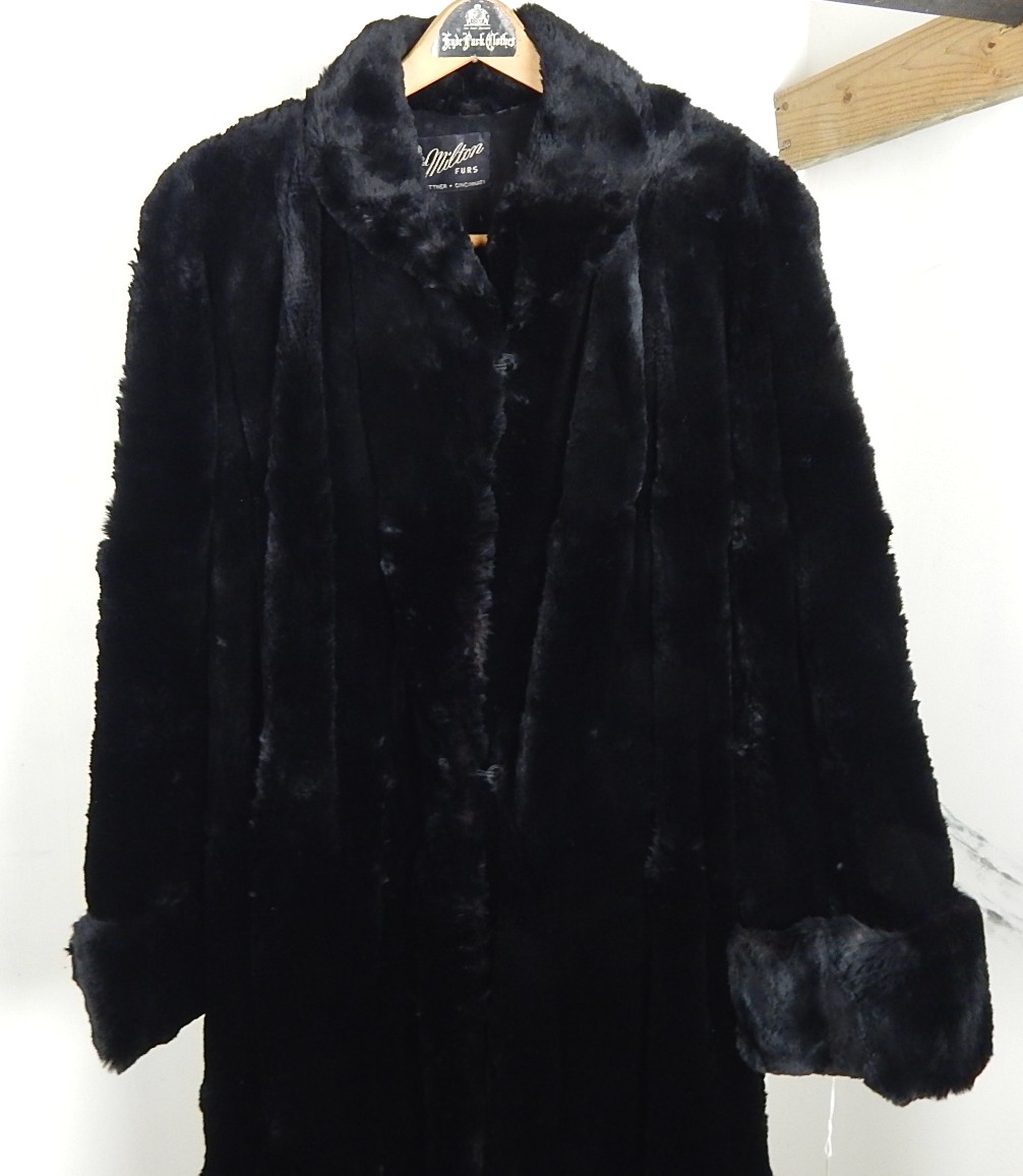 Lady's 1940's Vintage Black Seal Fur Coat
