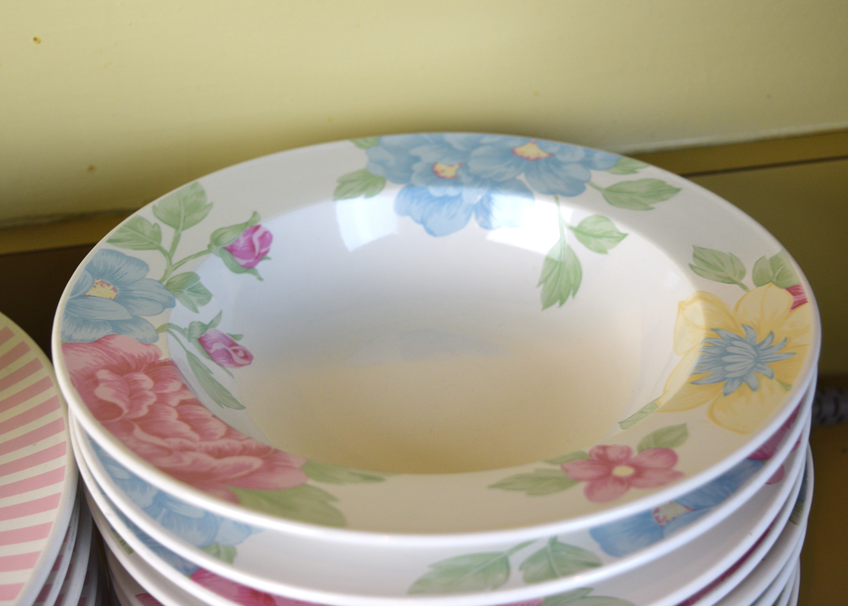 Tienshan Stoneware Dining Set