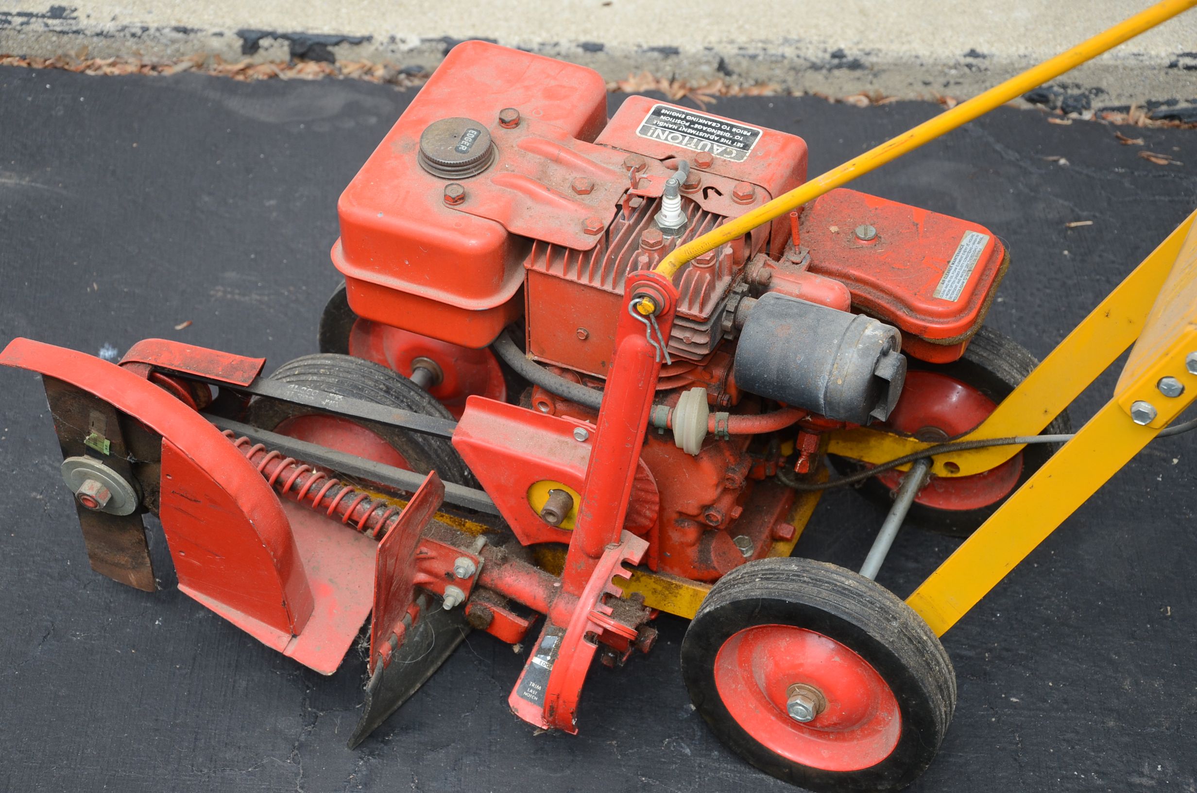 McLane 3HP Lawn Edger